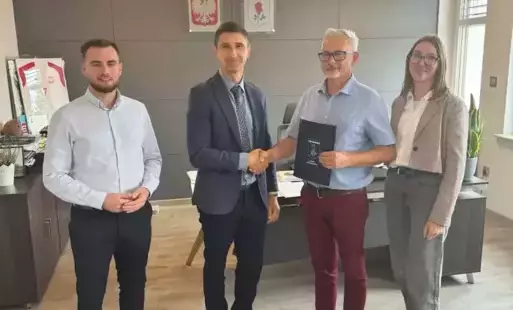 Zdjęcie do Zawarto umowę na deszcz&oacute;wkę na Plantach w Niechanowie