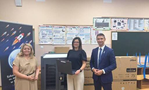 Zdjęcie do Nowy sprzęt dla naszych plac&oacute;wek oświatowych