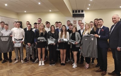 Zdjęcie do Uhonorowanie medalist&oacute;w unihokeja