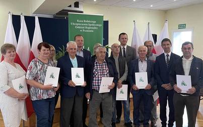 Zdjęcie do Pierwszych 7 sołtys&oacute;w z Gminy Niechanowo otrzymało decyzje przyznające nowe świadczenie wieloletnim sołtysom.